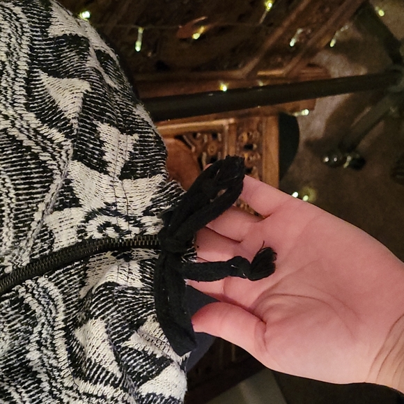 Aztec  print - Picture 2 of 4